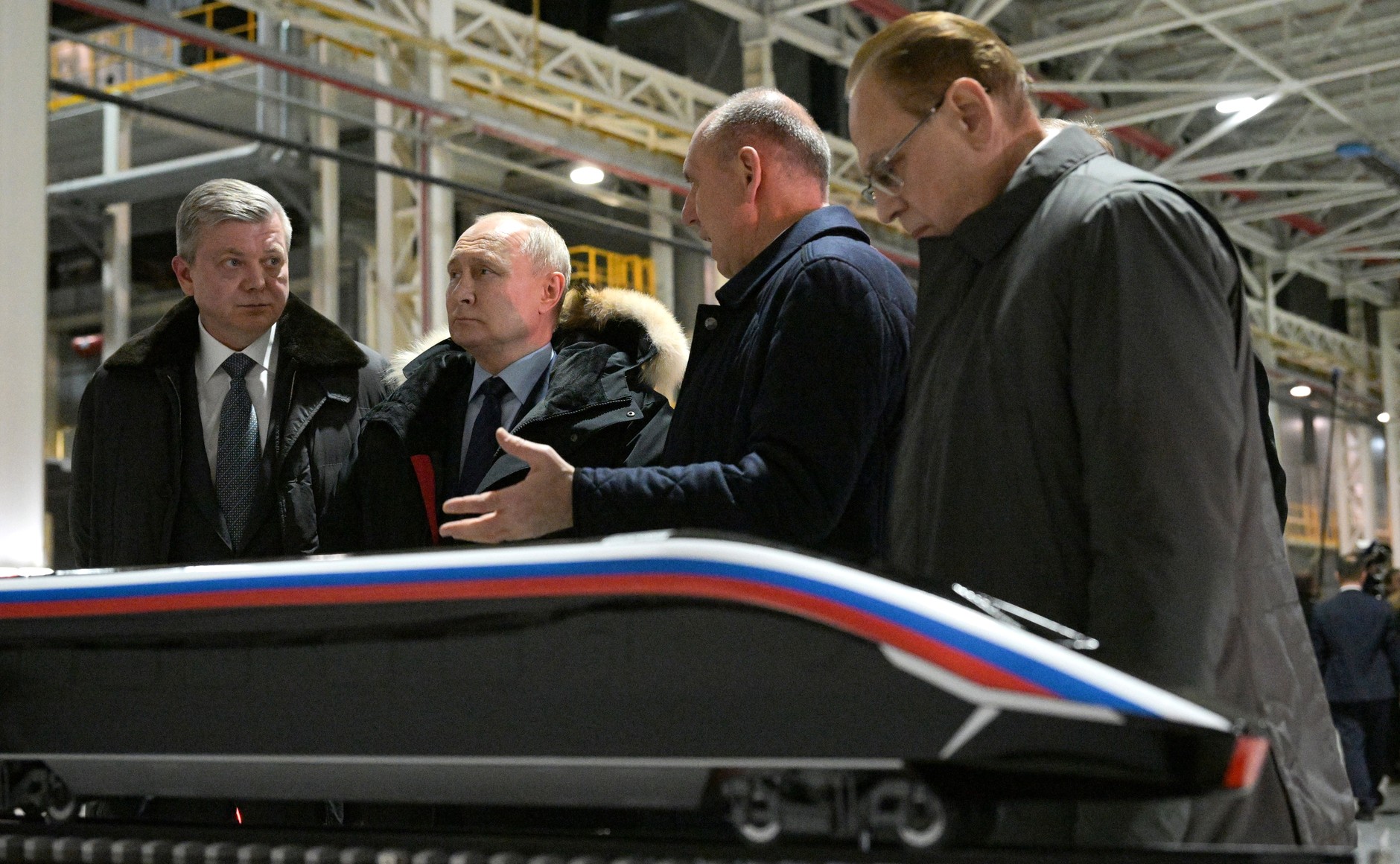 Презентация проекта высокоскоростного поезда Президенту России Владимиру Путину, завод «Уральские локомотивы», 15 февраля 2024 года