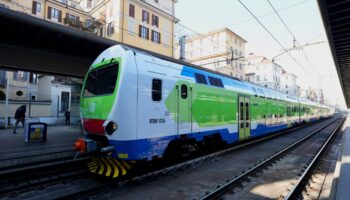 В Италии представили первый модернизированный двухэтажный поезд серии TAF