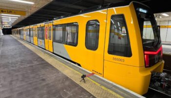 Запуск поездов метро Stadler в Великобритании снова задерживается