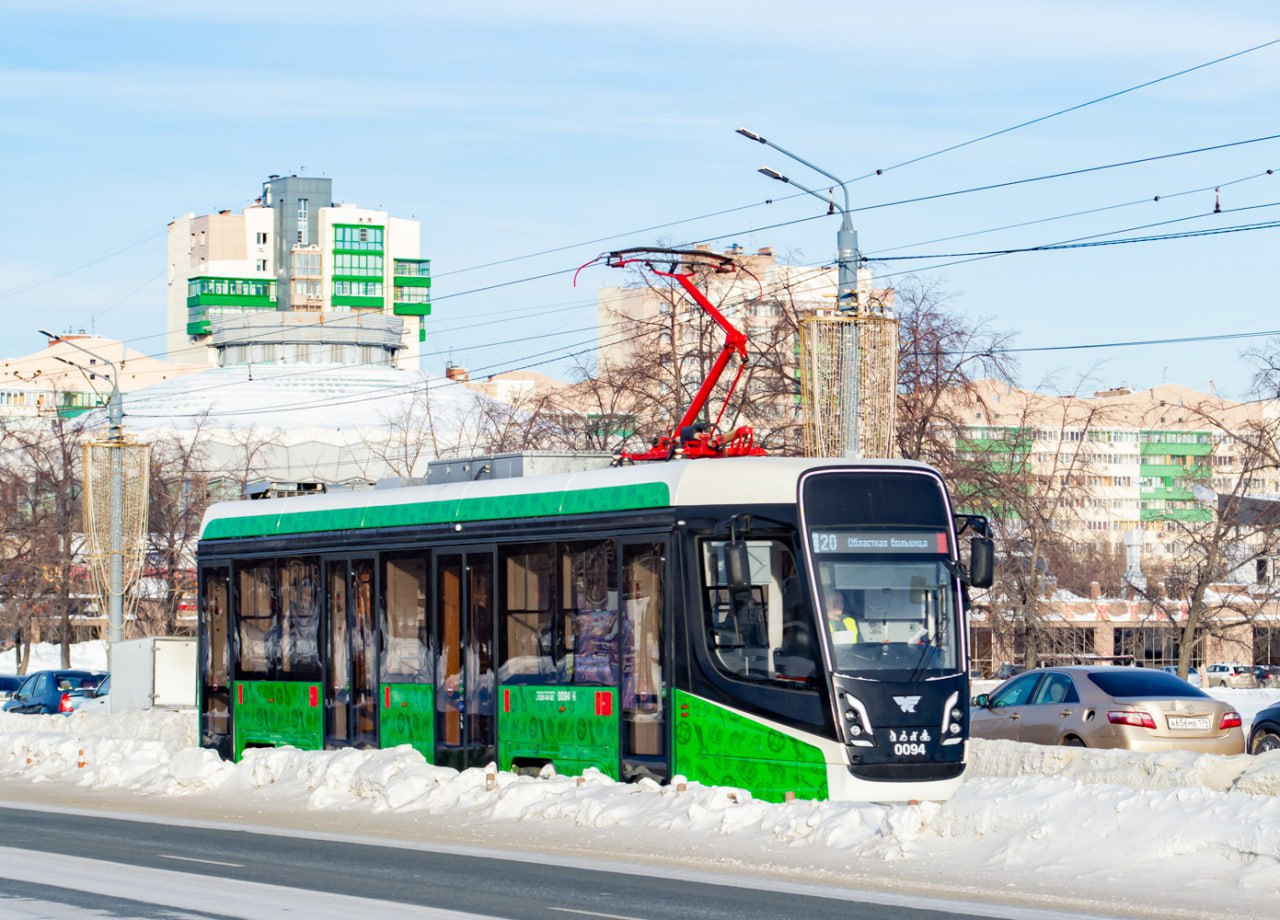 Трамвай модели 71-628-01 в Челябинске