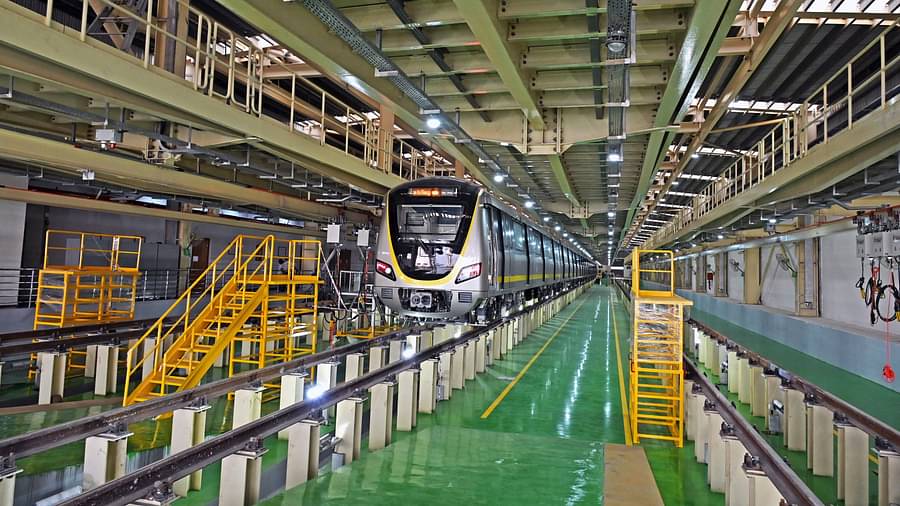 Первый беспилотный поезд метро Бангалора в депо Хеббагоди