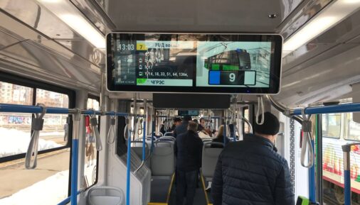 Информационное табло в салоне трамвая 71-639 «Кастор»