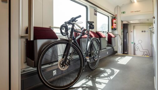 Места для перевозки велосипедов в вагоне поезда Siemens Mobility для Railjet