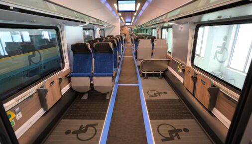 Места для инвалидов в вагоне поезда ComfortJet от Siemens Mobility и Skoda Group