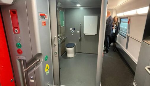 Санузел в поезде ComfortJet от Siemens Mobility и Skoda Group