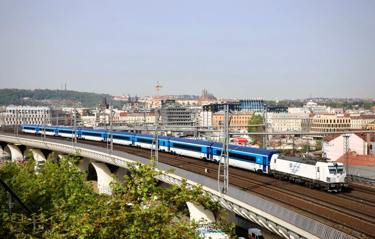 Поезд ComfortJet от Siemens Mobility и Skoda Group в Праге