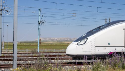Головной вагон высокоскоростного поезда платформы Avril от Talgo для Renfe